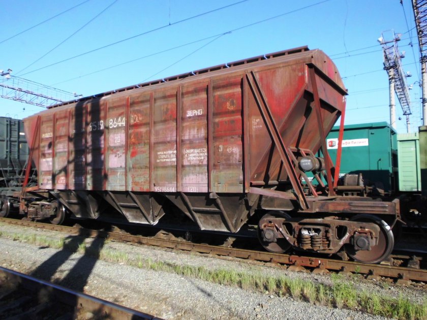 Вагон-зерновоз (хоппер) 19-752