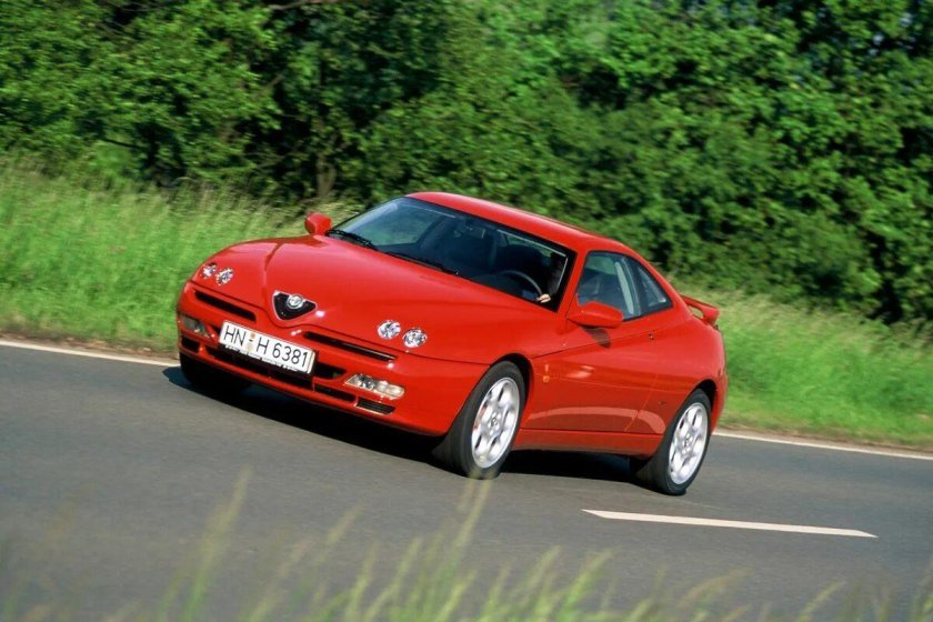 Alfa Romeo GTV 916