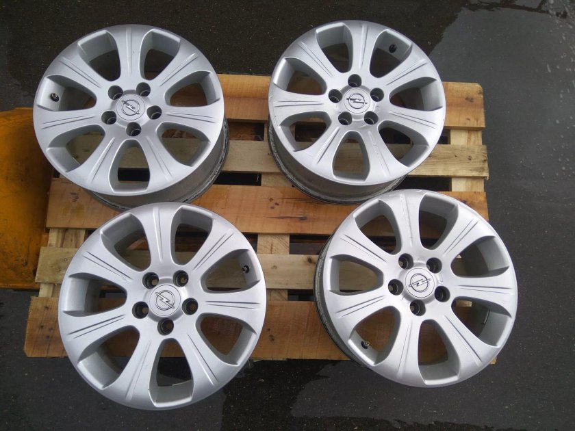 Opel Vectra c на r16 дисках