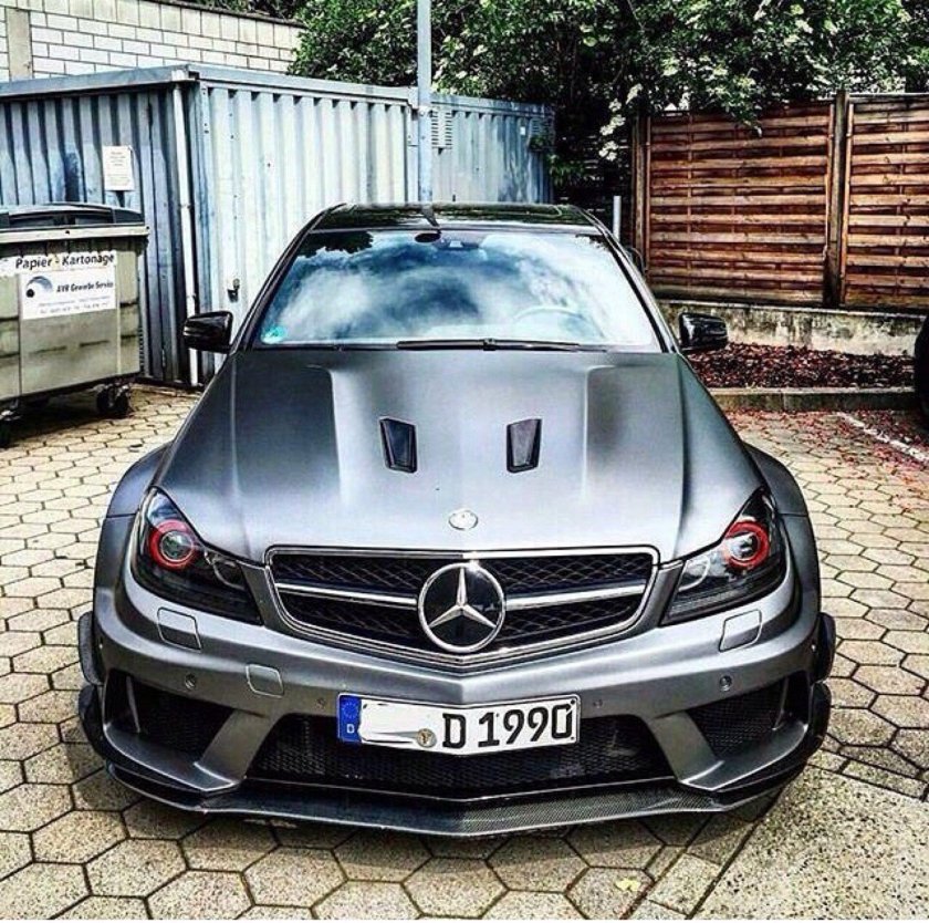 Mercedes Benz AMG 63