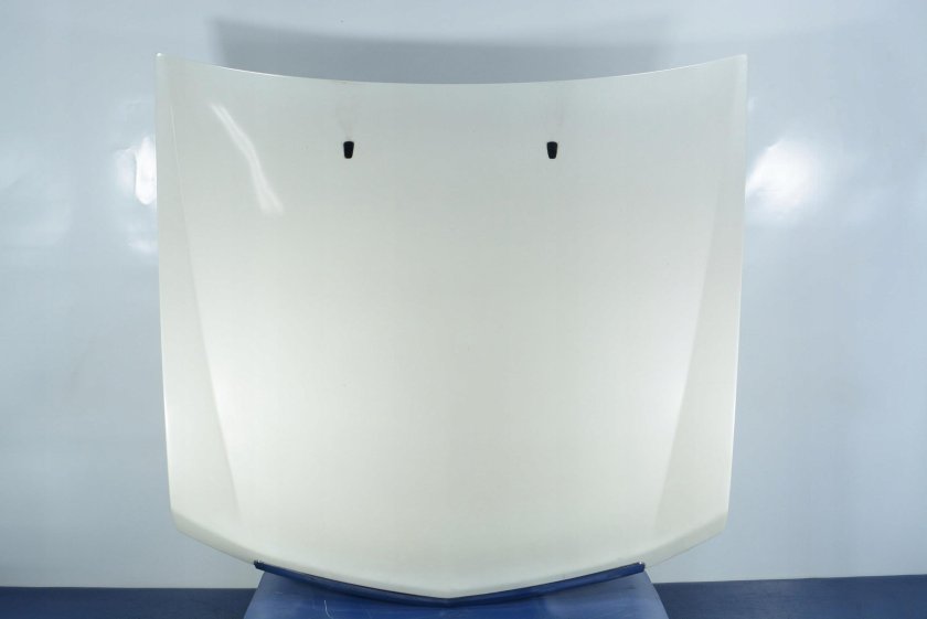 Капот автомобиля