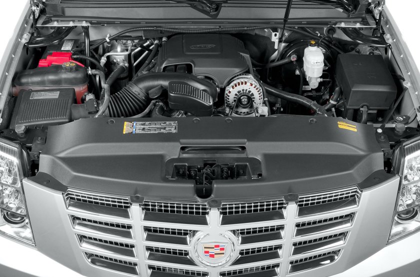 Кадиллак Эскалейд мотор