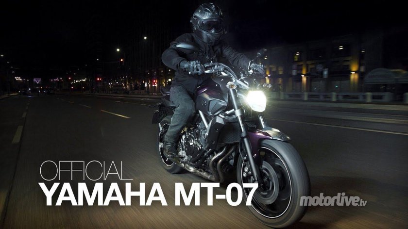 Мотоцикл на парковке