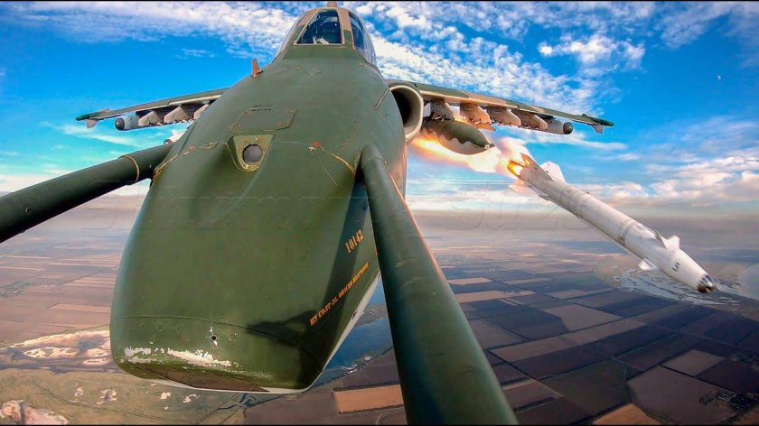 Штурмовик Су-25 Грач