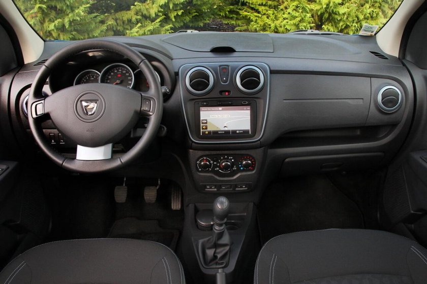 Dacia Lodgy 2012 салон