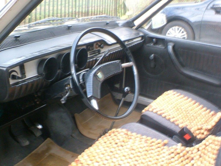 Dacia 1300 салон