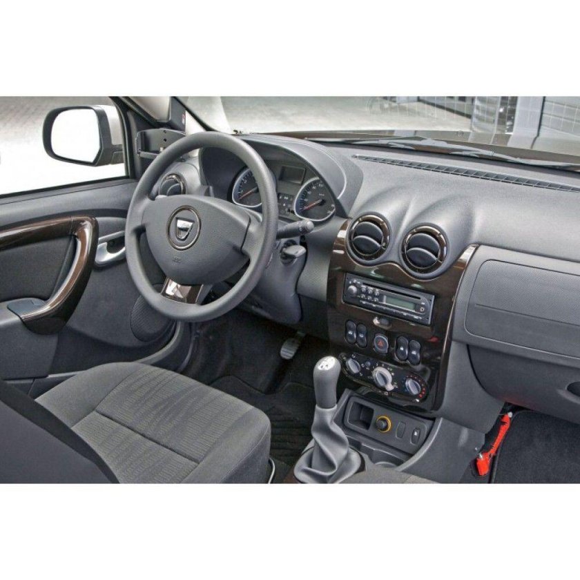Dacia Duster 2011 салон