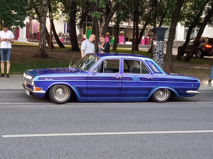 Волга ГАЗ 24 лоурайдер