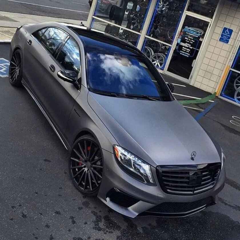 Mercedes Benz s63 AMG