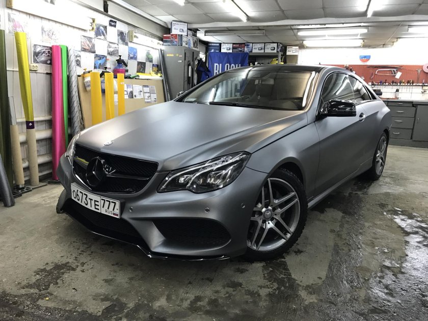 Мерседес е200 матовый черный