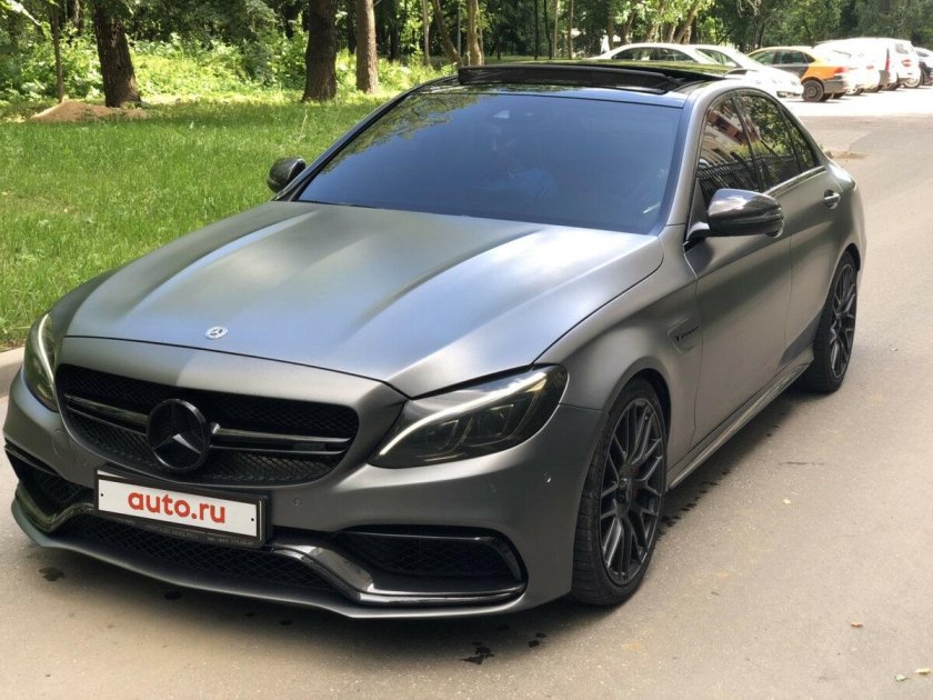 Mercedes AMG 63 серый