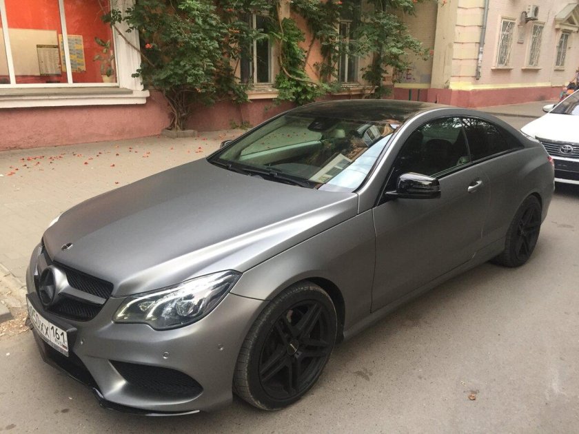 Мерседес е200 серый