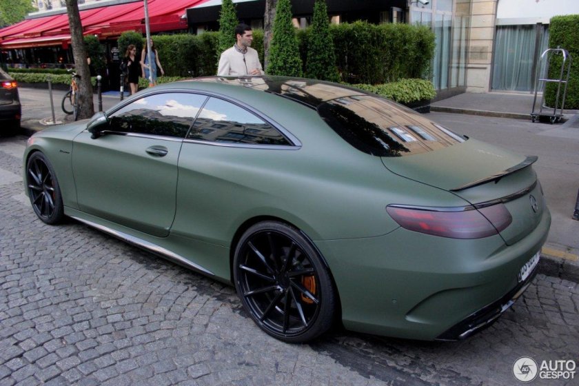 Мерседес АМГ 63 зелёный матовый