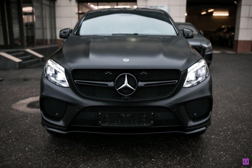 Мерседес Бенц черный матовый