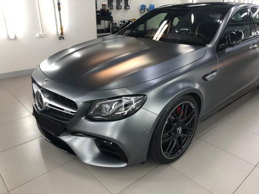 E63s AMG серый матовый