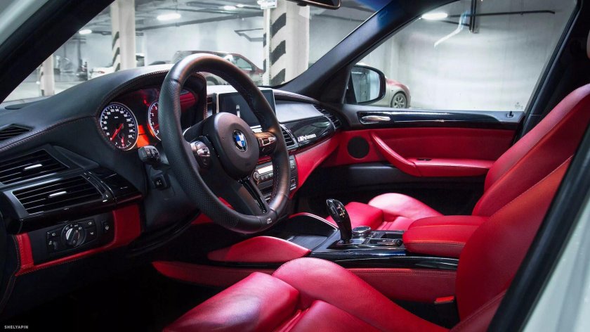 BMW m5 f10 красный салон