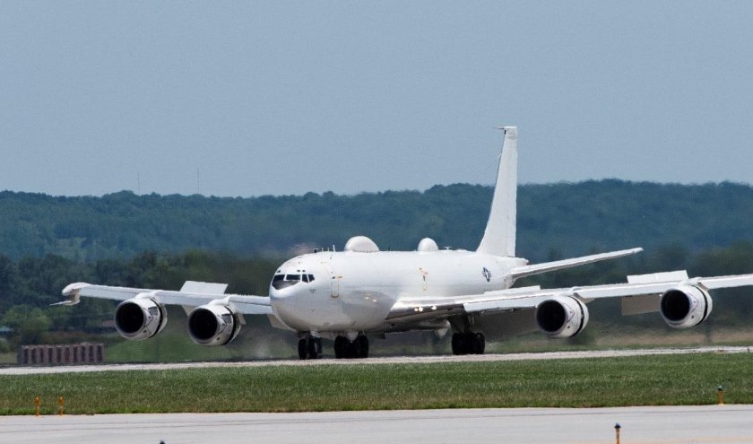Самолеты e-6b Mercury
