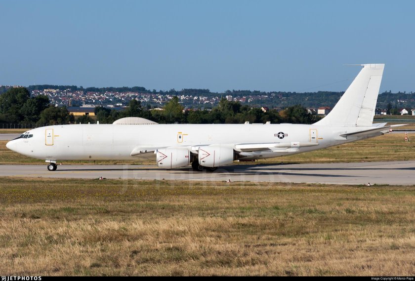 Самолеты e-6b Mercury