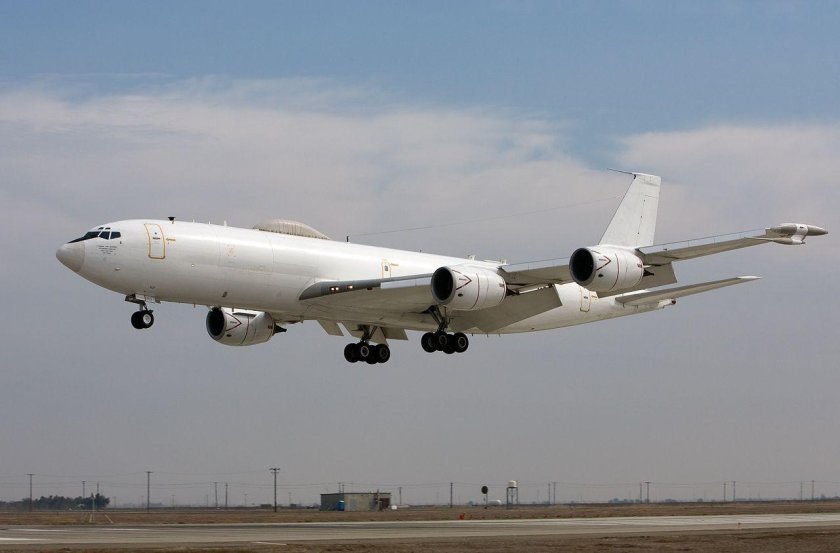 Самолеты e-6b Mercury