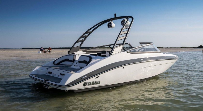 Катер Ямаха 195