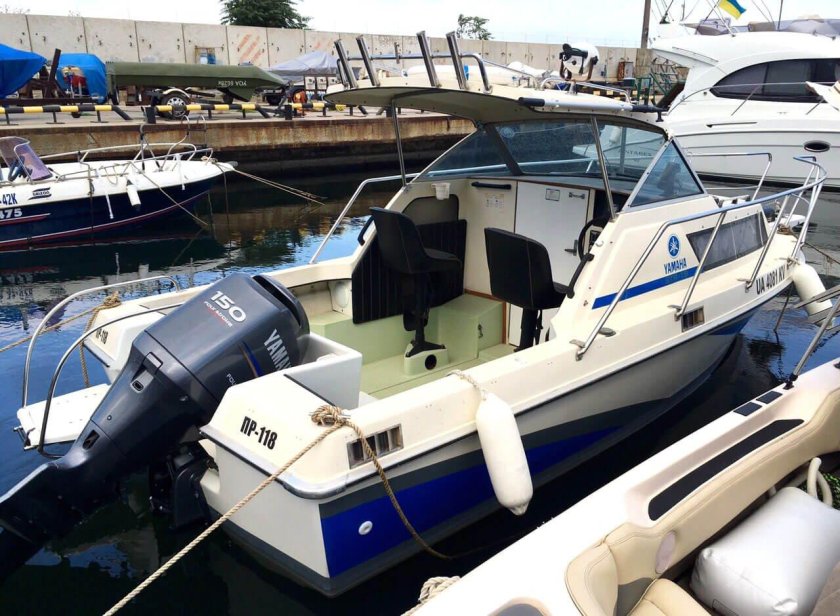 Катер Ямаха РС 27