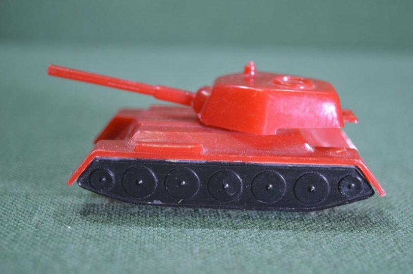 Игрушка танк ссср