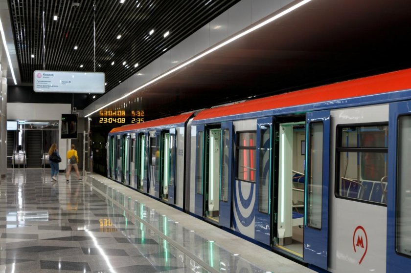 Russ Outdoor в метро