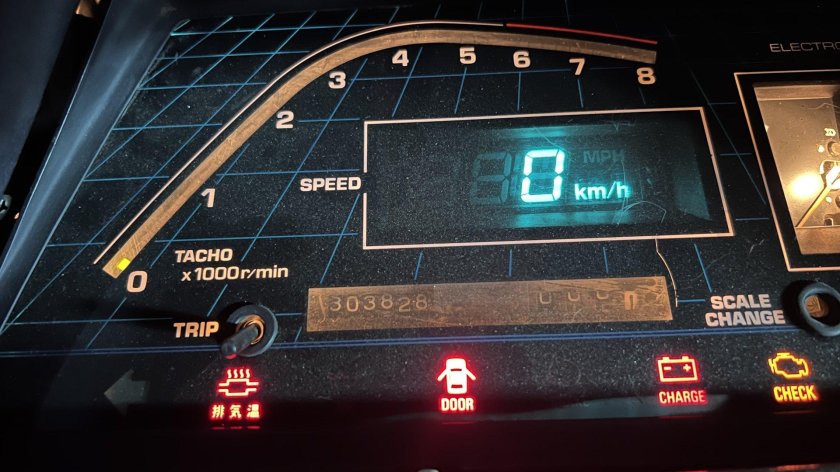 Электронная приборная панель Тойота