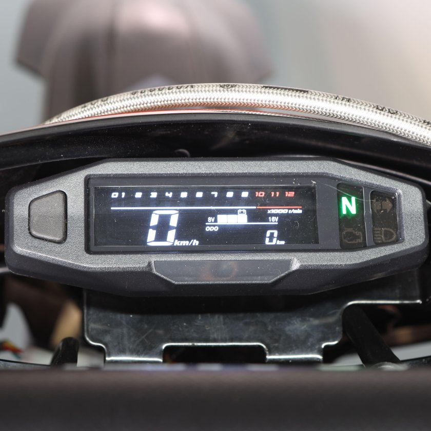 Приборная панель Avantis 250