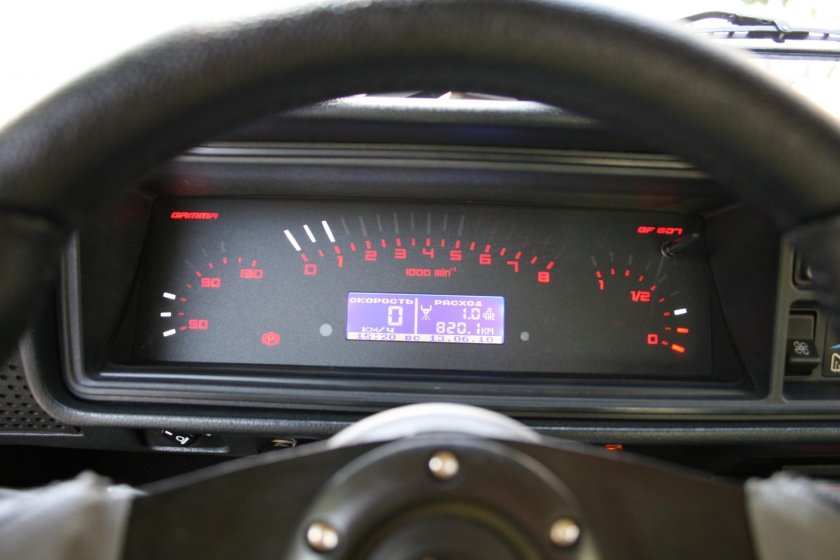 Lada 2107 приборная панель