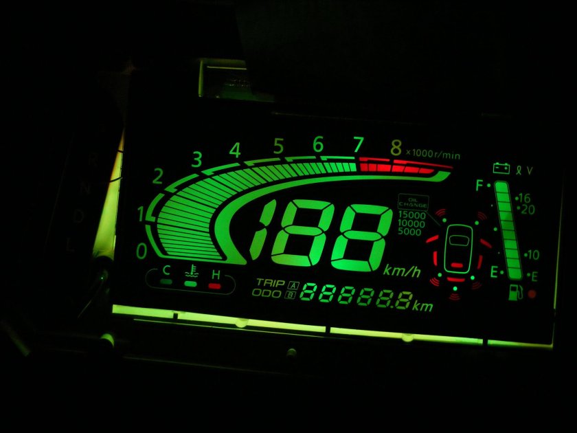 Приборная панель Nissan Liberty