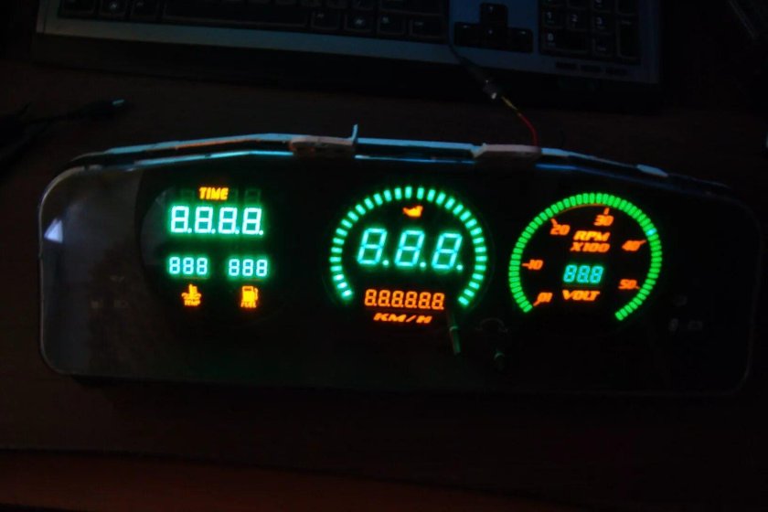 Щиток приборов Nissan Sunny