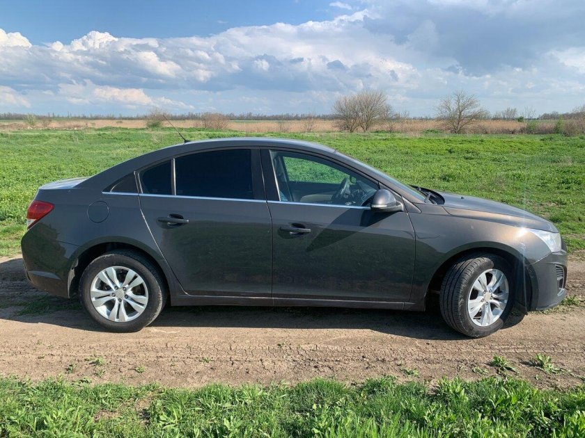 Шевроле круз 1.8 седан