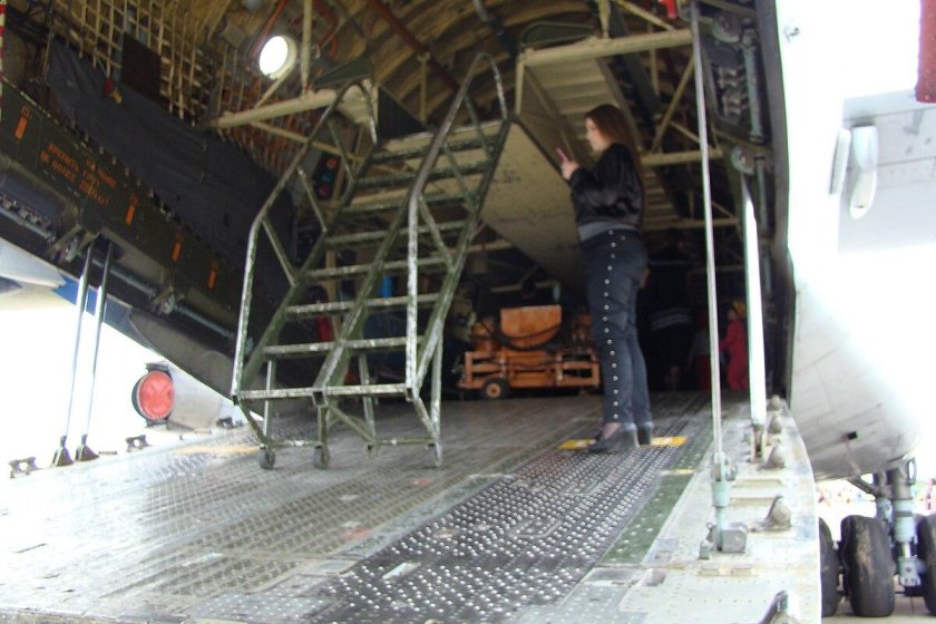 Ил-76 грузовой отсек