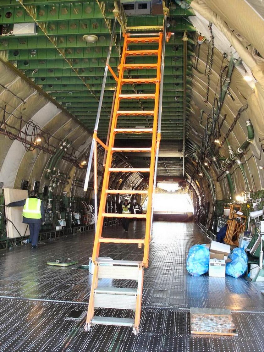 Пассажирский салон АН-124