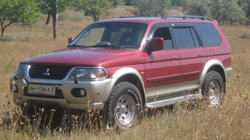 Mitsubishi Pajero Sport 1