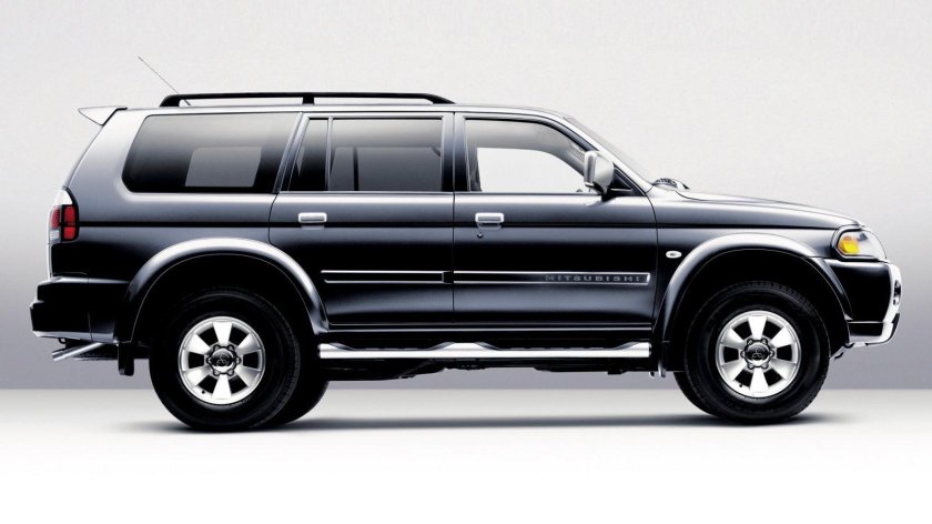 Mitsubishi Pajero Sport 1