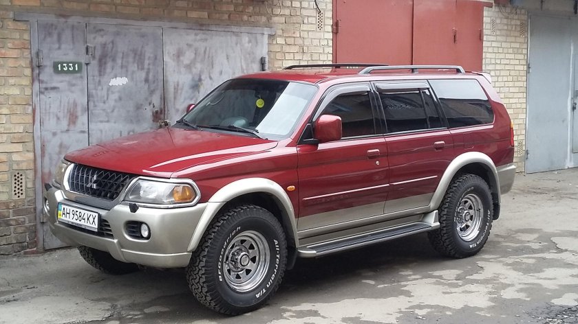 Mitsubishi Pajero Sport 1