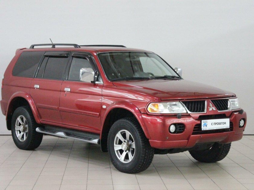 Mitsubishi Pajero Sport 1