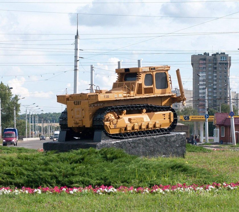 Т-330 трактор