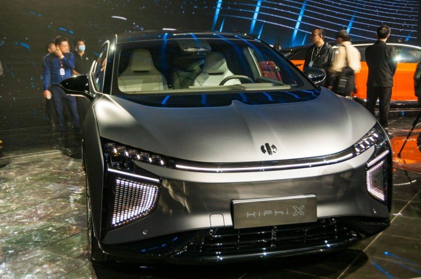 Китайский электромобиль hiphi