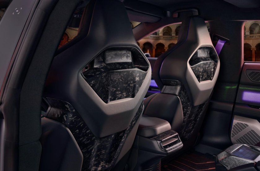 Китайский электромобиль hiphi