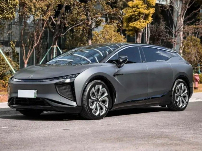 Китайский электромобиль hiphi