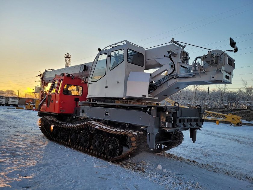 Самоходное гусеничное шасси ШС-04