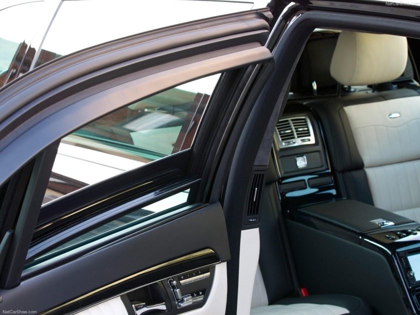 Mercedes-Benz s600 Pullman Guard