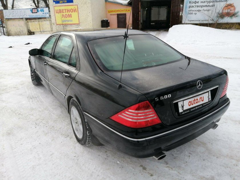 Черный мерседес