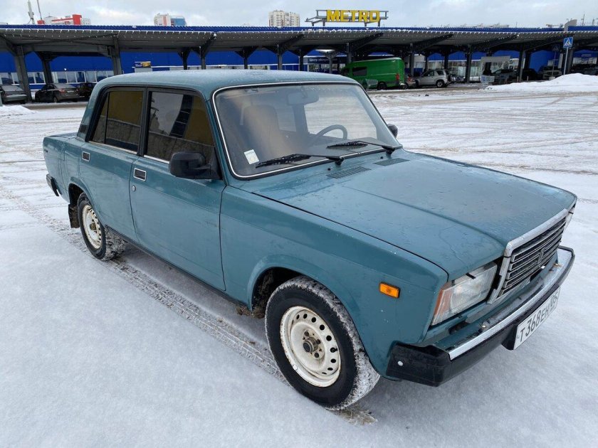 ВАЗ 2107 голубая