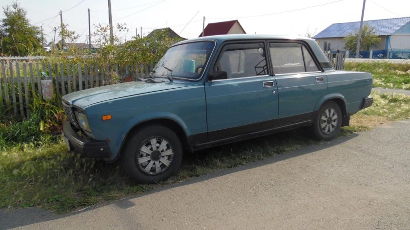 ВАЗ 2107 цвет Медео