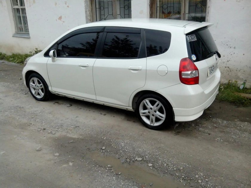 Хонда фит 2002 белая
