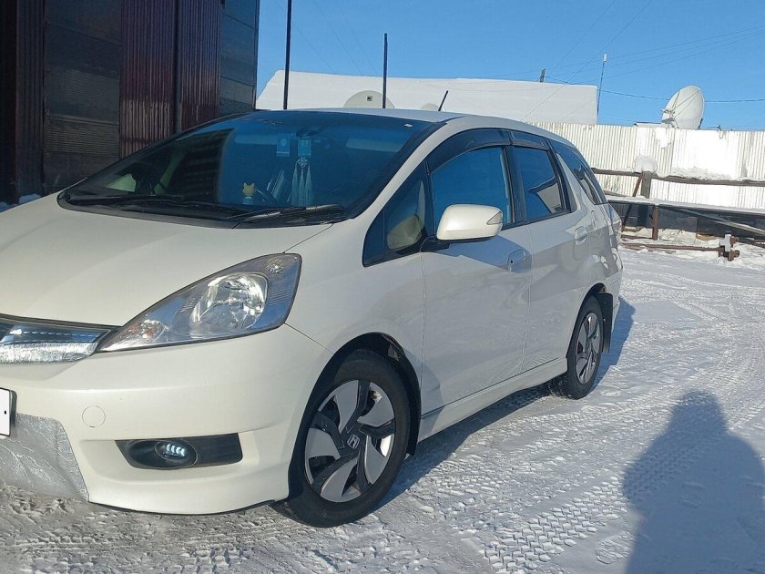 Honda fit shuttle 2012